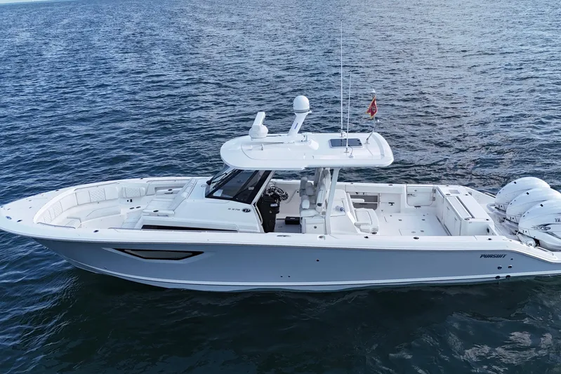 Oorah Yacht Photos Pics 2022 Pursuit S 378 Sport boat on open water, side view.