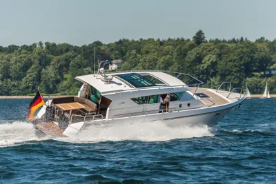 Delta Powerboats 400 SW