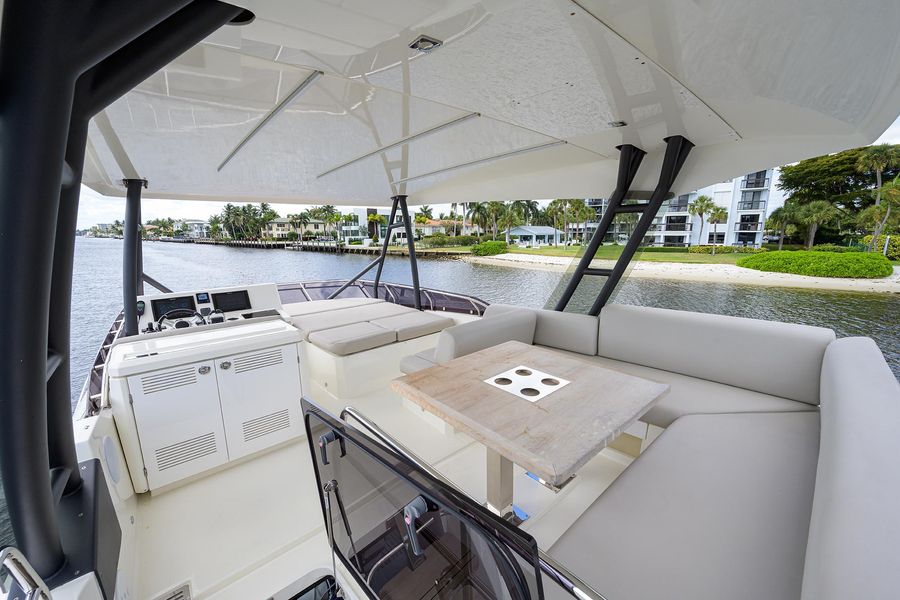 2019 Prestige 520