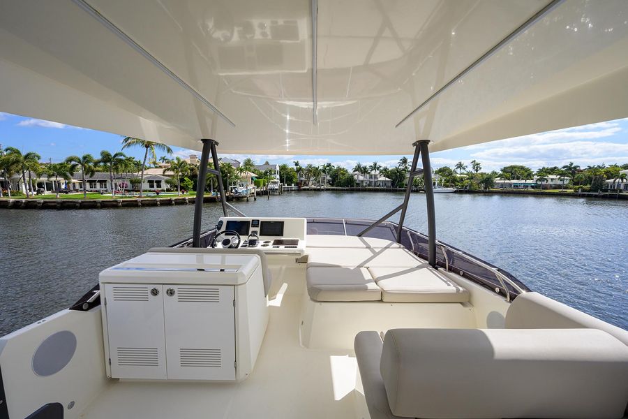 2019 Prestige 520