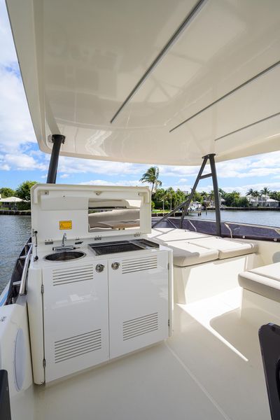 2019 Prestige 520