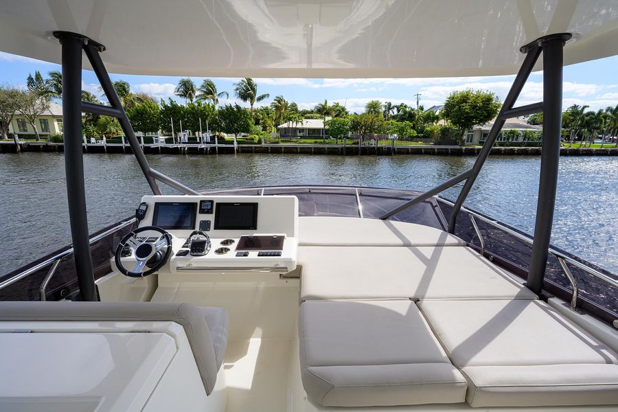 2019 Prestige 520