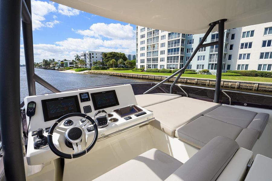 2019 Prestige 520