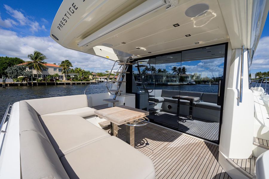 2019 Prestige 520