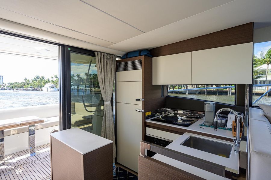 2019 Prestige 520