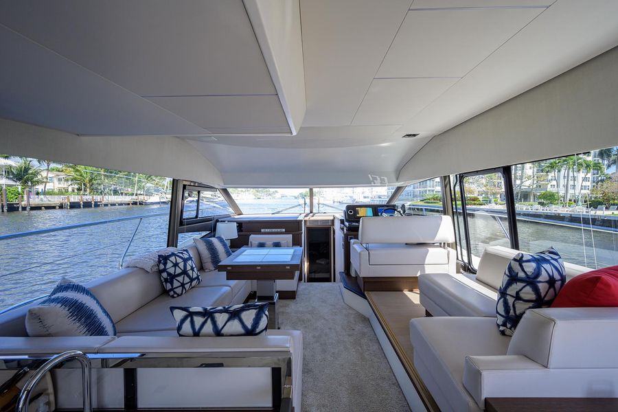 2019 Prestige 520