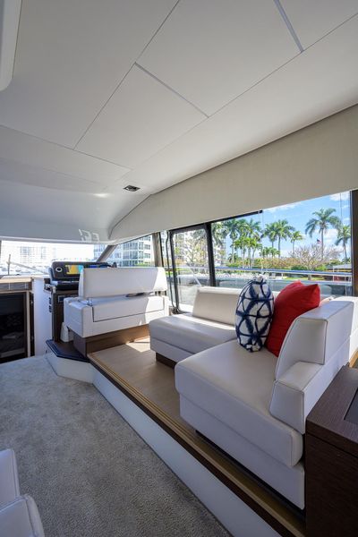 2019 Prestige 520