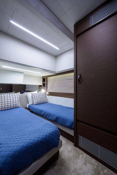 2019 Prestige 520
