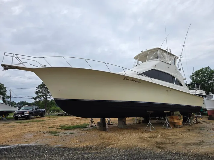  Yacht Photos Pics 1999 Ocean Yachts 48 Super Sport on stands, ready for maintenance.