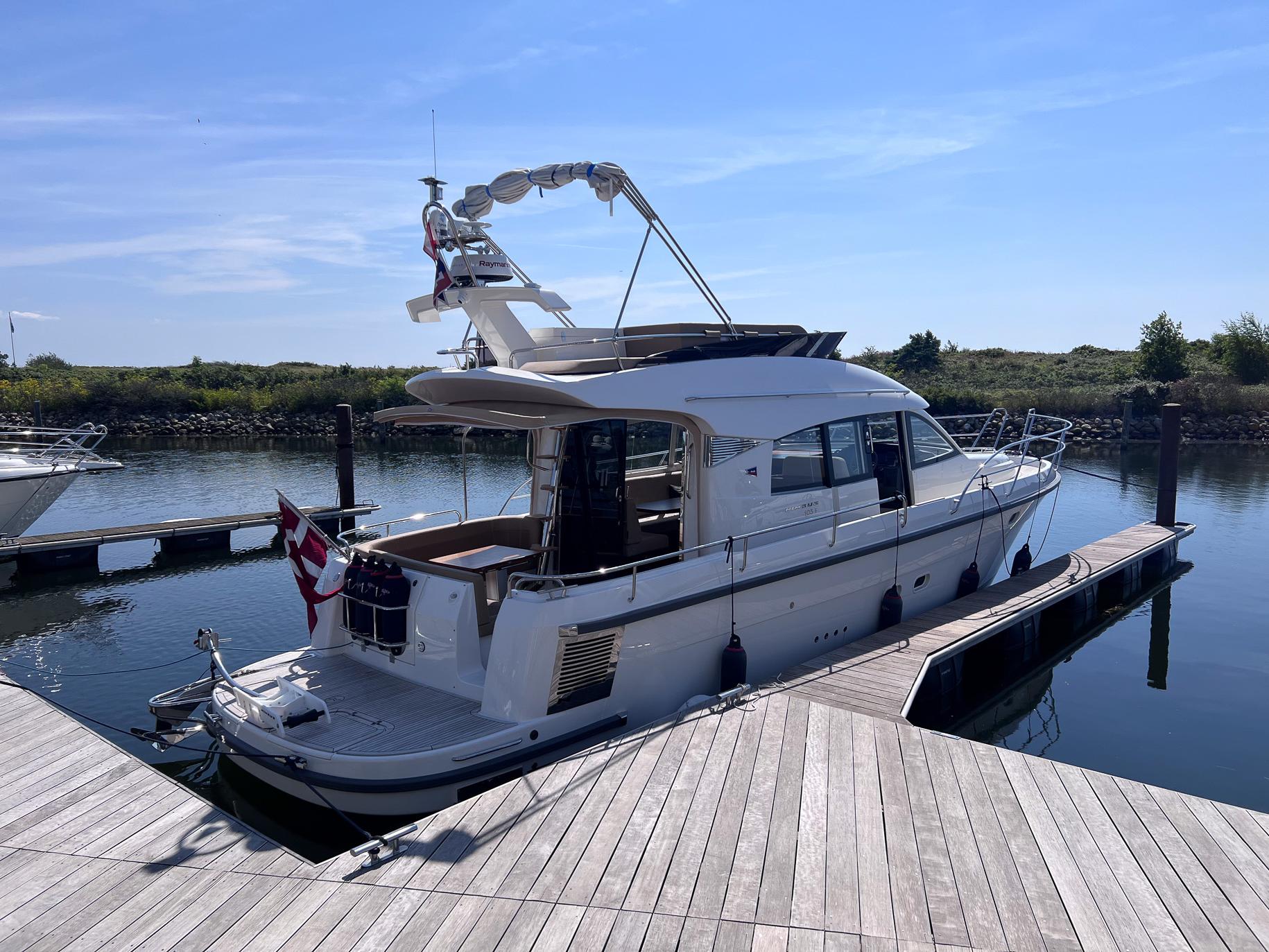 Used 2023 Nimbus 405 Flybridge | TopBoats