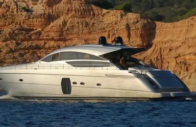 2011 Pershing 64