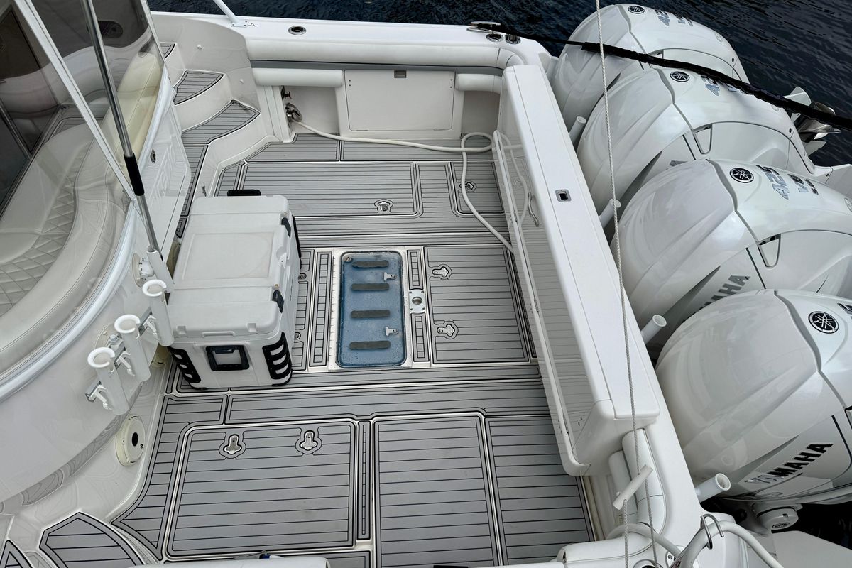 2019 Intrepid 47 