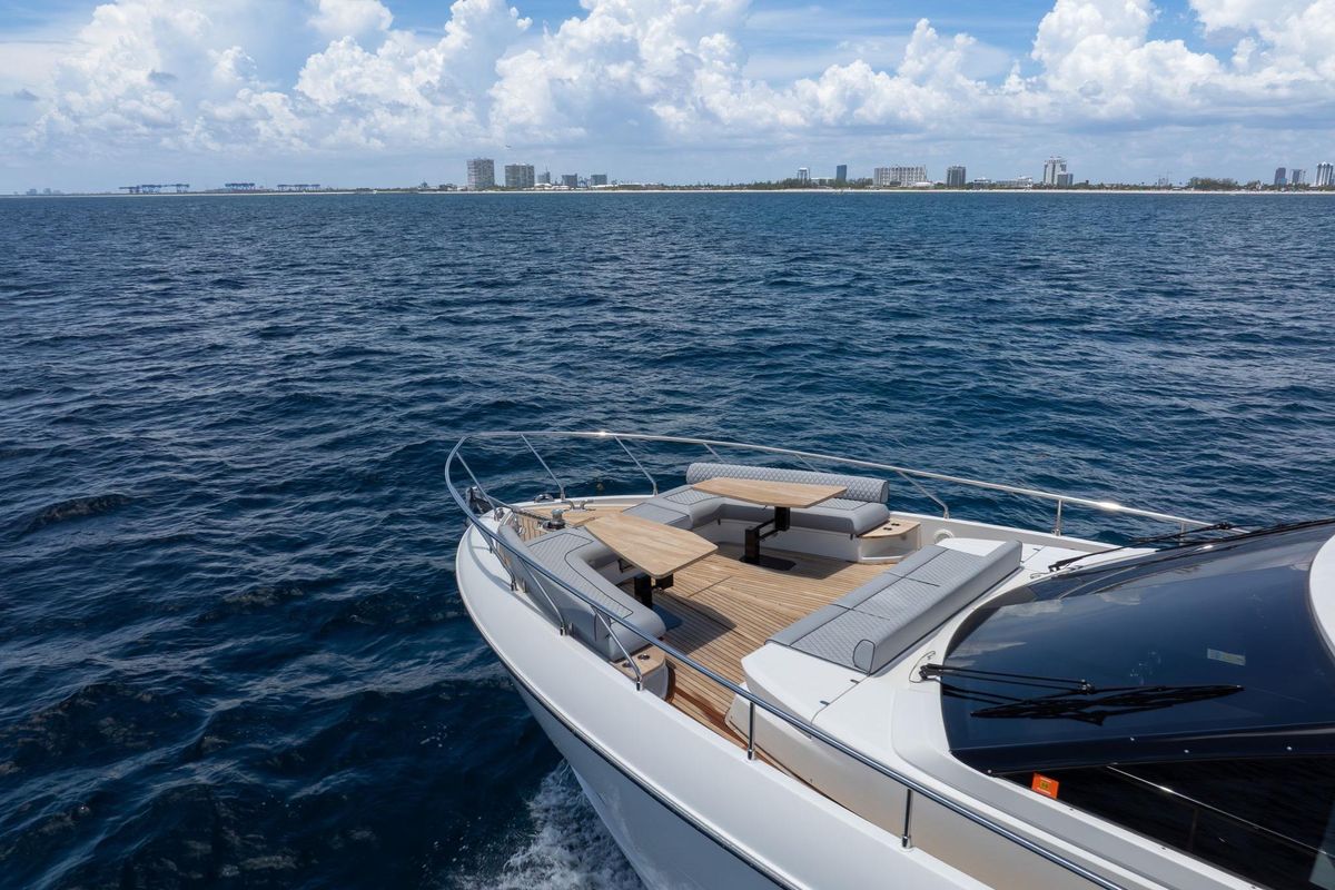 2022 Ferretti Yachts 67 