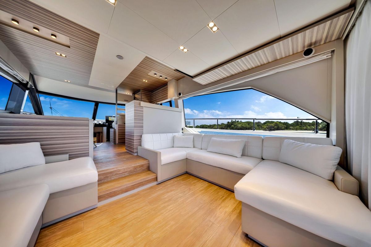 2022 Ferretti Yachts 67 