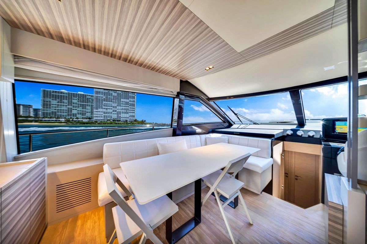2022 Ferretti Yachts 67 