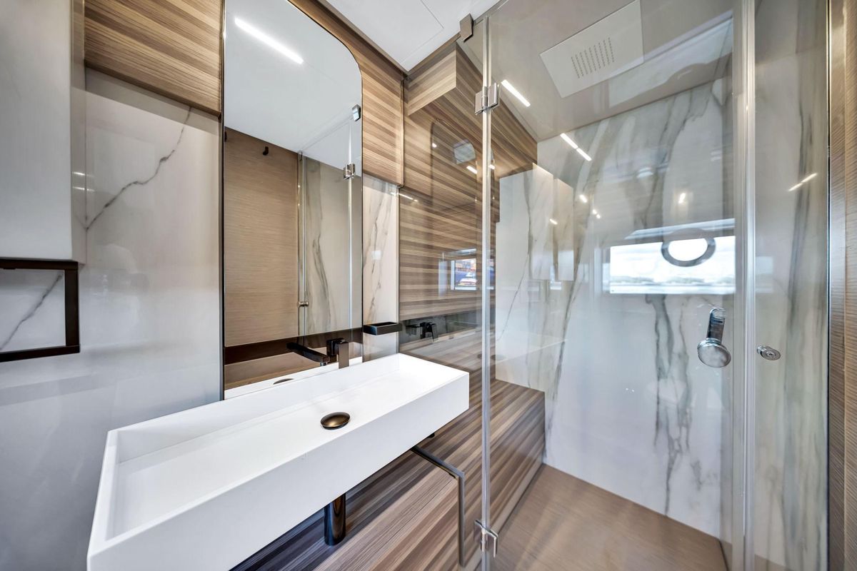 2022 Ferretti Yachts 67 
