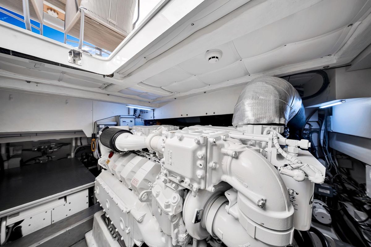 2022 Ferretti Yachts 67 