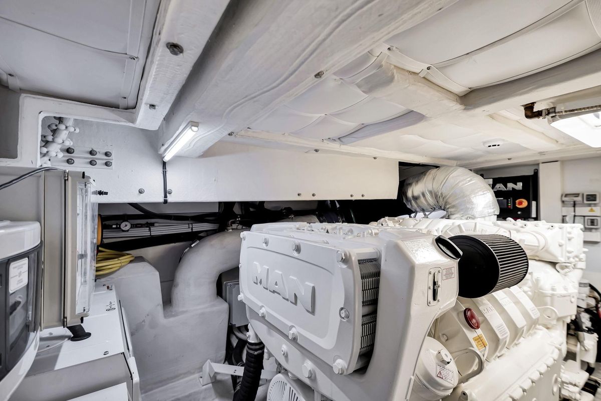 2022 Ferretti Yachts 67 