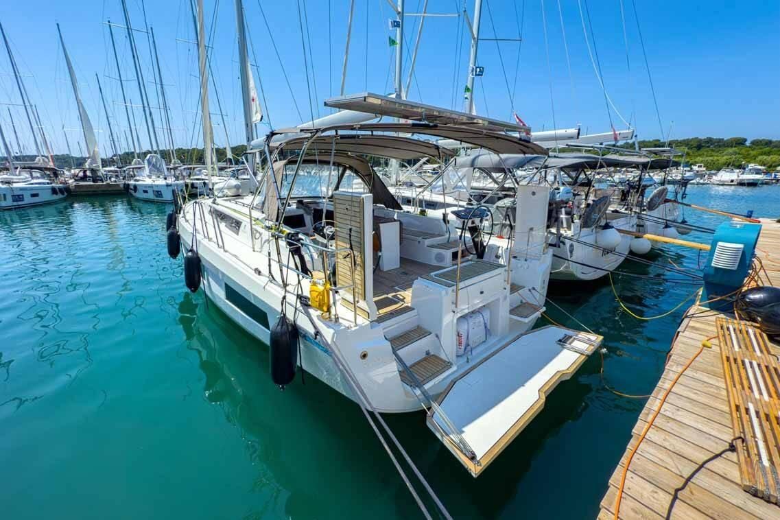 2024 Dufour 45 