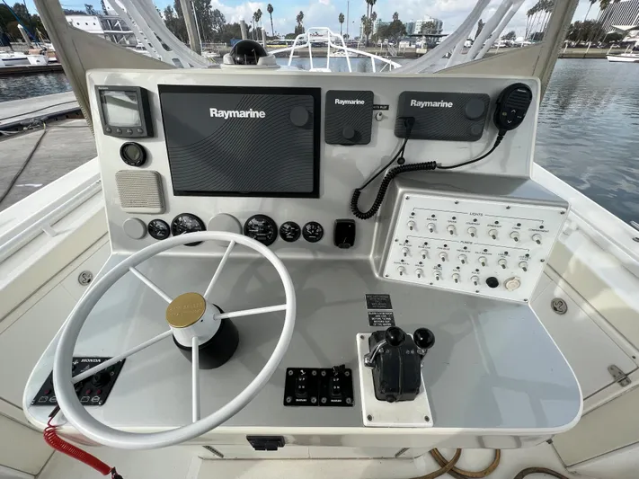 Salt Shaker 300 Yacht Photos Pics 