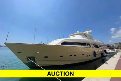 2000 Custom Line Navetta 27 m