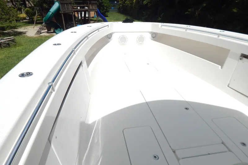  Yacht Photos Pics 2013 Invincible 42 Open Fisherman boat deck, spacious and sleek design.