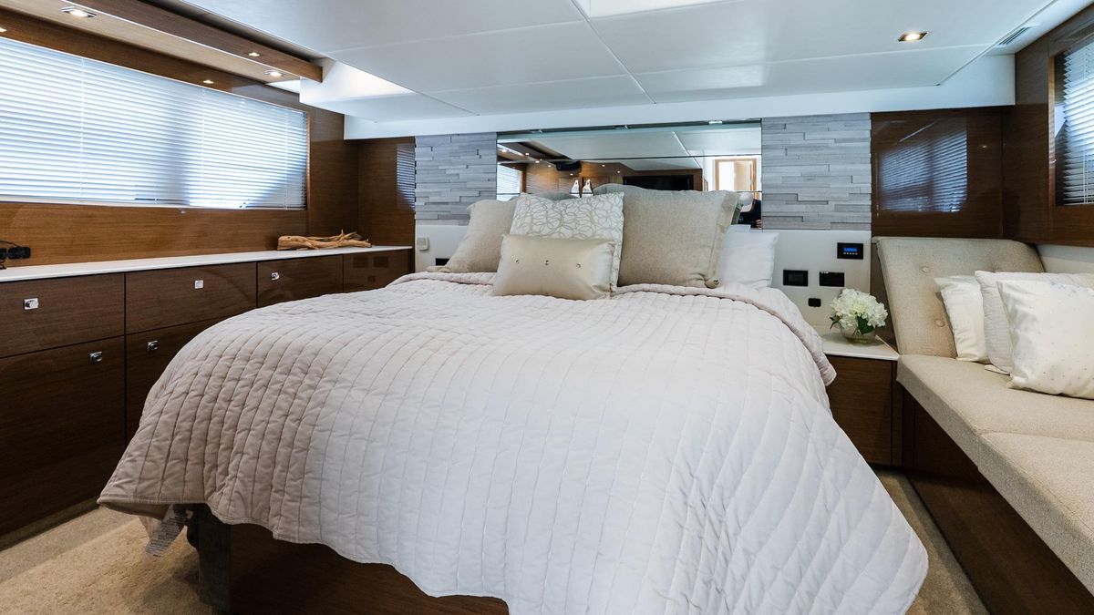 2018 Cruisers Yachts 50 