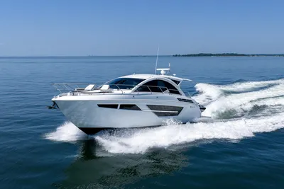2018 Cruisers Yachts 50 Cantius