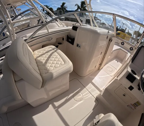 235-867 Yacht Photos Pics 