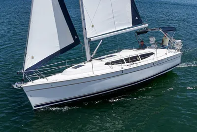 Hunter 33