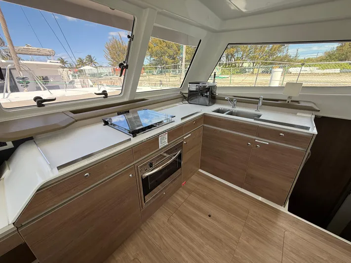 Split Decision Yacht Photos Pics 