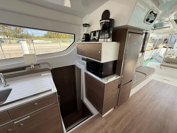 Split Decision Yacht Photos Pics 