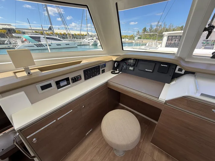 Split Decision Yacht Photos Pics 