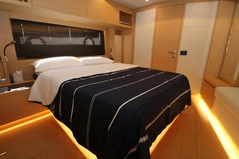  Yacht Photos Pics 52 25