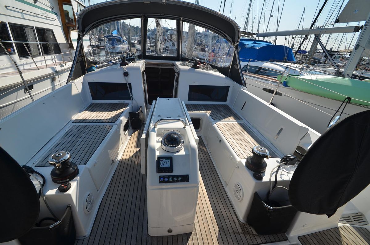 2021 Jeanneau 44 