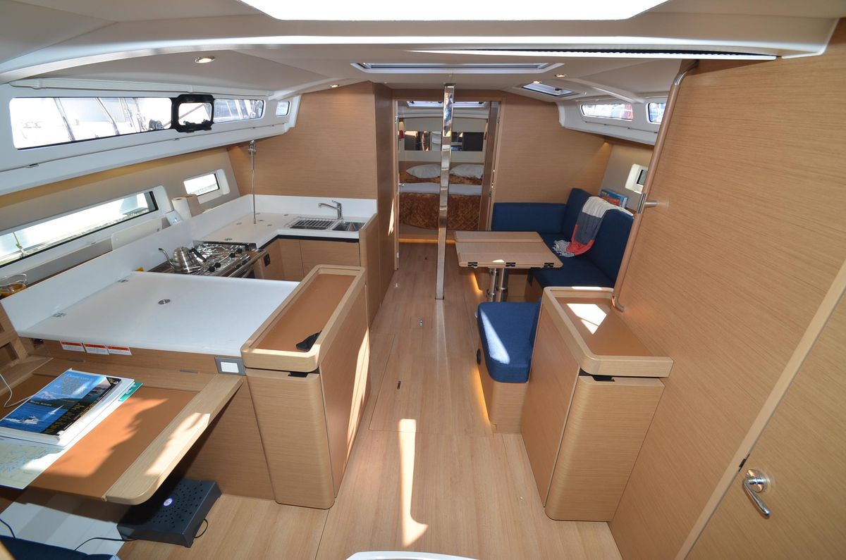 2021 Jeanneau 44 