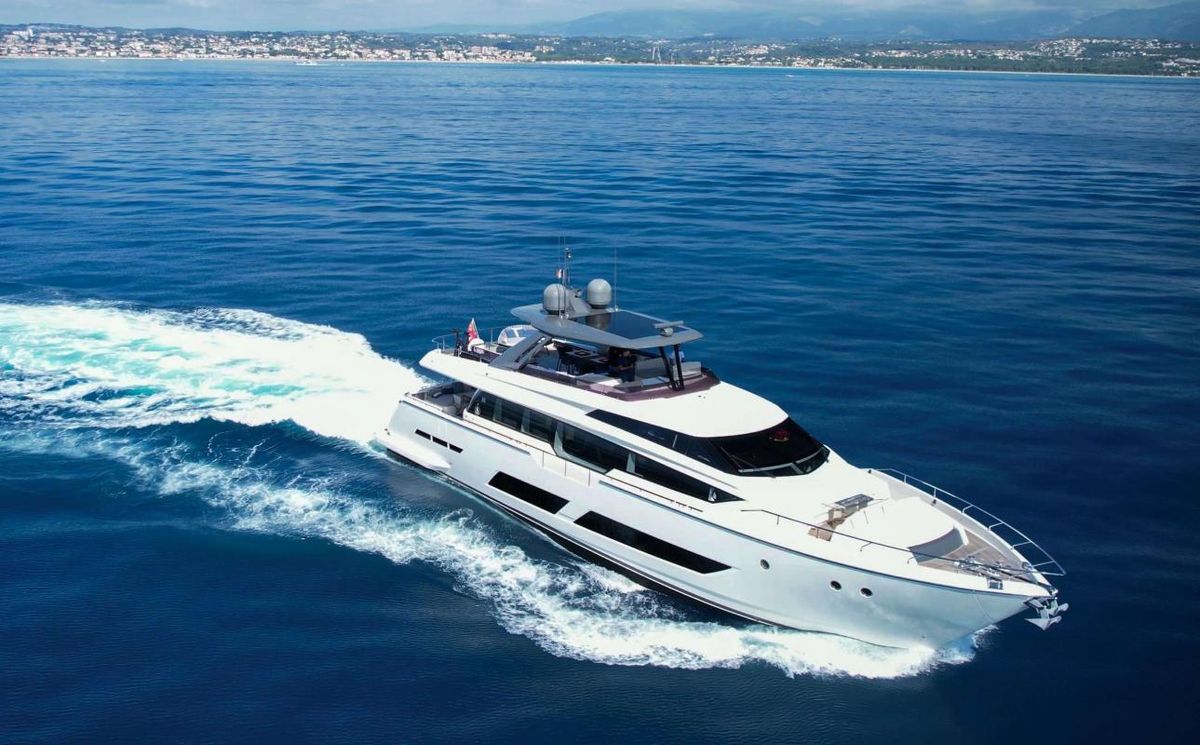 2020 Ferretti Yachts 85 