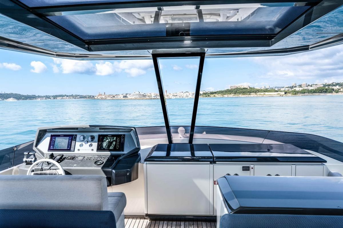 2020 Ferretti Yachts 85 