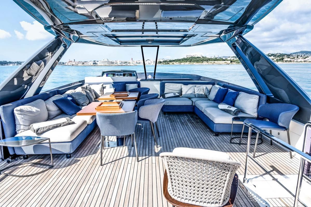 2020 Ferretti Yachts 85 