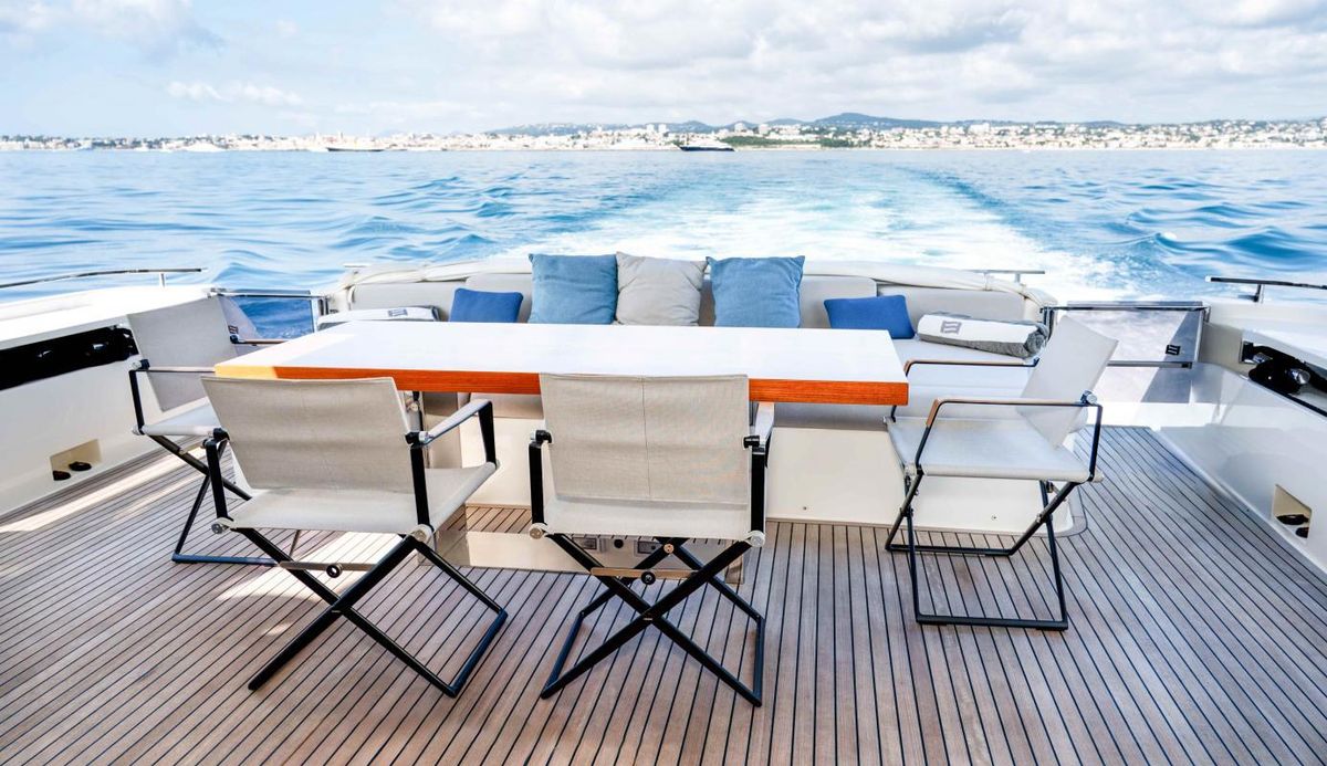 2020 Ferretti Yachts 85 