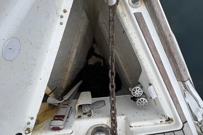 Star IV Yacht Photos Pics all chain rode 200'