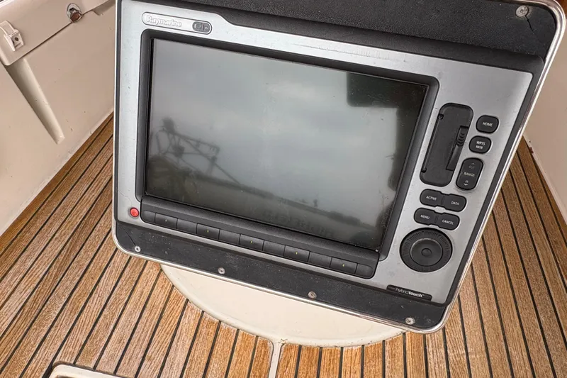 Star IV Yacht Photos Pics Raymarine 120W system on 2010 Jeanneau 50DS yacht.