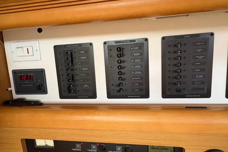 Star IV Yacht Photos Pics DC AND AC switching