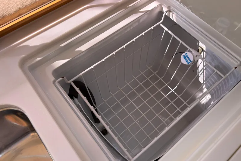 Star IV Yacht Photos Pics Deep Deep .. Very Deep Freezer