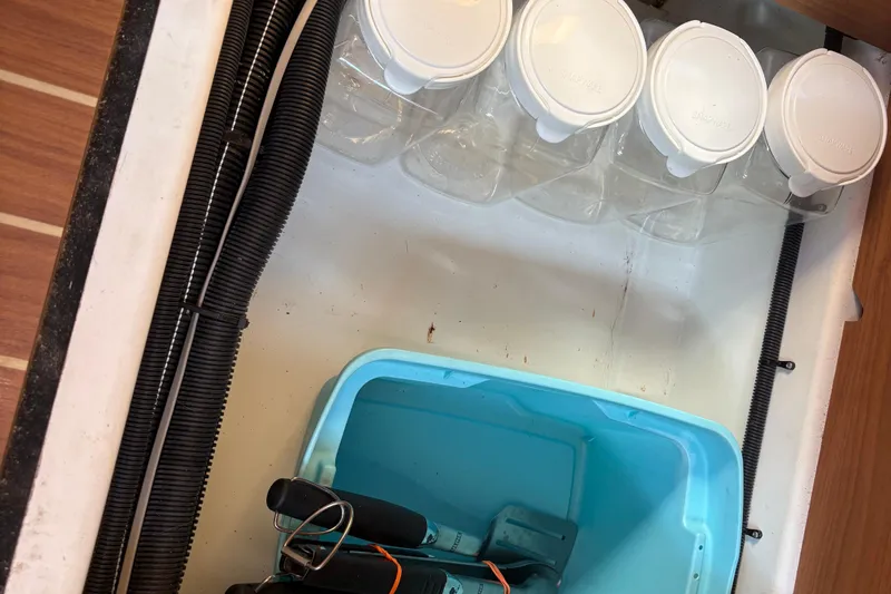 Star IV Yacht Photos Pics Storage compartment - Under floor I