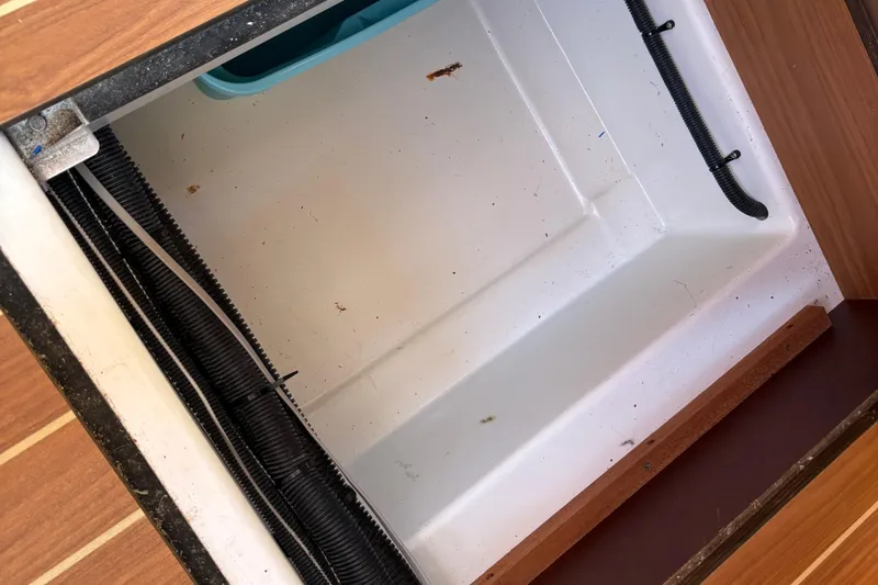 Star IV Yacht Photos Pics Storage compartment - Under floor II