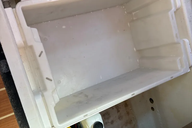 Star IV Yacht Photos Pics Storage compartment - Under floor IV