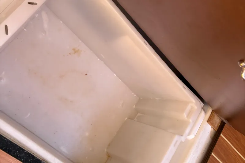 Star IV Yacht Photos Pics Storage compartment - Under floor III