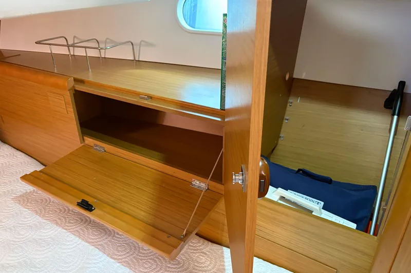 Star IV Yacht Photos Pics Storage and hanging Locker t oPort