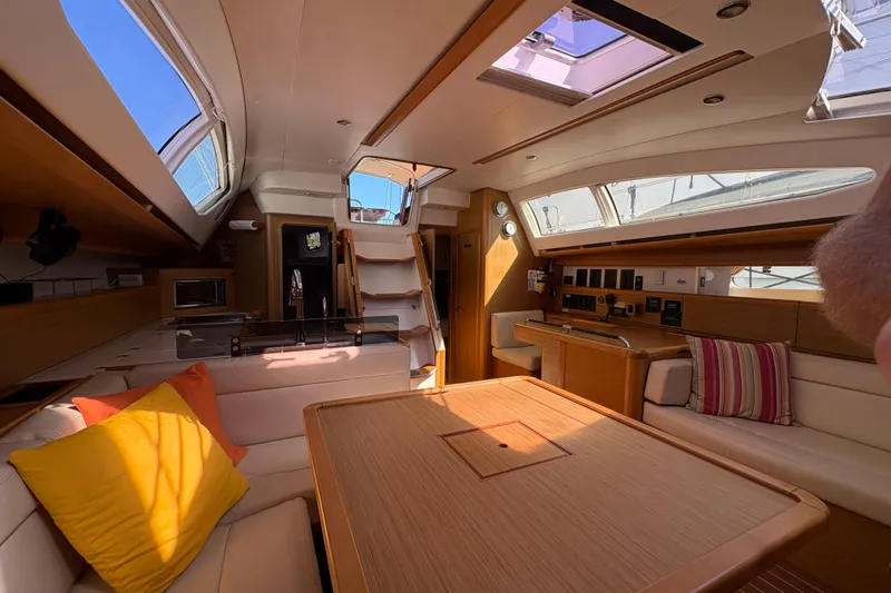 Star IV Yacht Photos Pics Looking aft to Port